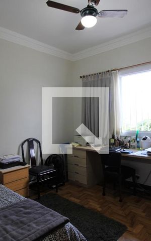 Casa à venda com 500m², 4 quartos e 8 vagasSuíte 3 