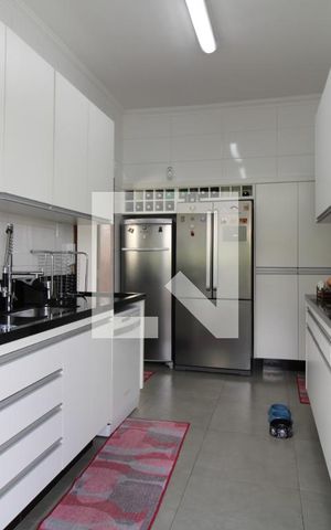 Casa à venda com 500m², 4 quartos e 8 vagasCozinha 