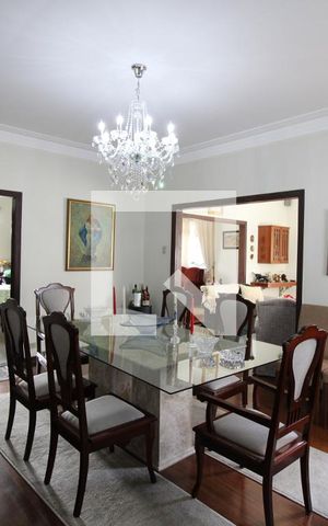 Casa à venda com 500m², 4 quartos e 8 vagasSala de jantar