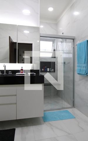 Casa à venda com 500m², 4 quartos e 8 vagasBanheiro social 