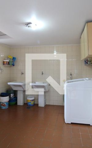 Casa à venda com 500m², 4 quartos e 8 vagasLavanderia 