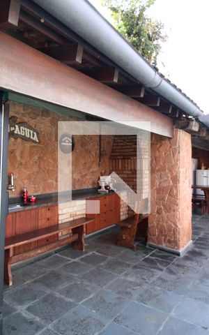 Casa à venda com 500m², 4 quartos e 8 vagasÁrea gourmet - Churrasqueira 