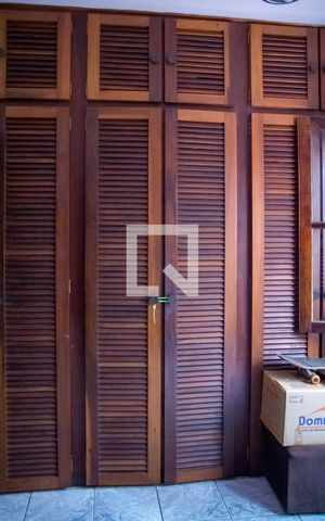 Casa à venda com 210m², 4 quartos e 3 vagas Casa à venda com 210m², 4 quartos e 3 vagasQuarto 2