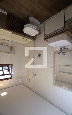 Casa à venda com 180m², 3 quartos e 2 vagasBanheiro suíte 2