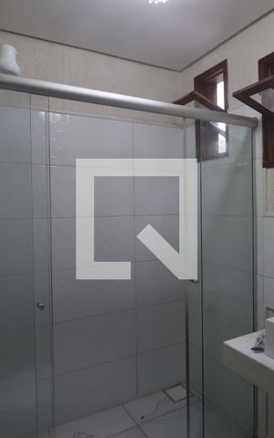 Casa à venda com 180m², 3 quartos e 2 vagasBanheiro suíte 1