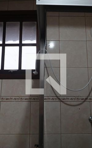 Casa à venda com 180m², 3 quartos e 2 vagasBanheiro suíte 3