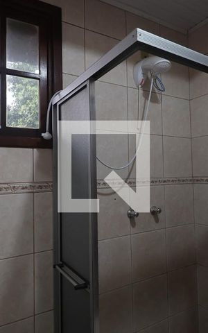 Casa à venda com 180m², 3 quartos e 2 vagasBanheiro suíte 3