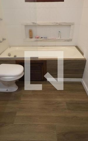 Casa à venda com 180m², 3 quartos e 2 vagasBanheiro suíte 2