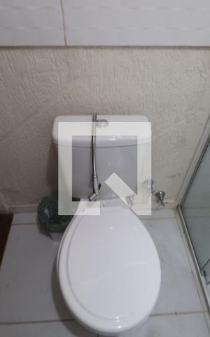 Casa à venda com 180m², 3 quartos e 2 vagasBanheiro suíte 1