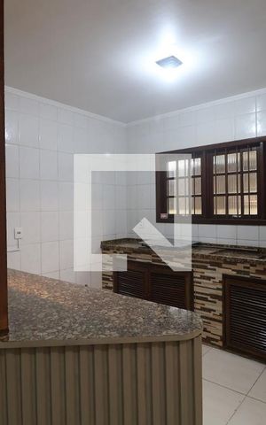 Casa à venda com 180m², 3 quartos e 2 vagasCozinha - Armários