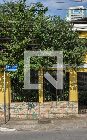 Casa à venda com 195m², 3 quartos e 2 vagasFachada