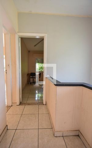 Casa à venda com 195m², 3 quartos e 2 vagasCorredor