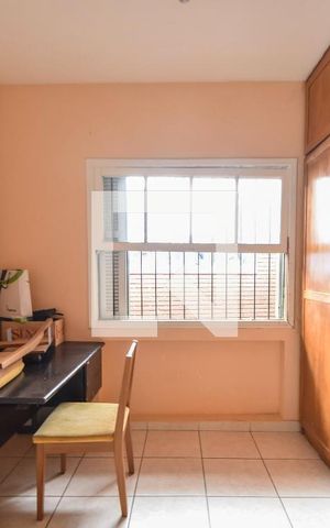 Casa à venda com 195m², 3 quartos e 2 vagasQuarto 02