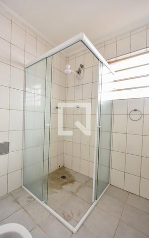 Casa à venda com 195m², 3 quartos e 2 vagasBanheiro