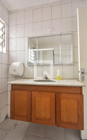 Casa à venda com 195m², 3 quartos e 2 vagasBanheiro