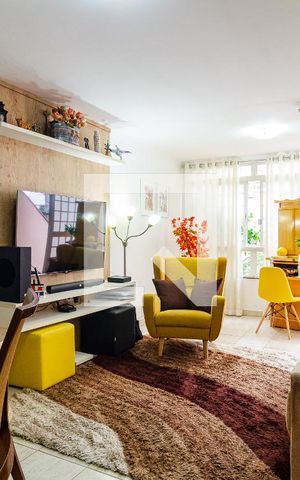 Casa à venda com 94m², 2 quartos e 2 vagas Casa à venda com 94m², 2 quartos e 2 vagasSala