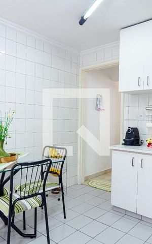 Casa à venda com 94m², 2 quartos e 2 vagas Casa à venda com 94m², 2 quartos e 2 vagasCozinha