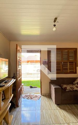 Casa à venda com 48m², 2 quartos e 1 vagaSala