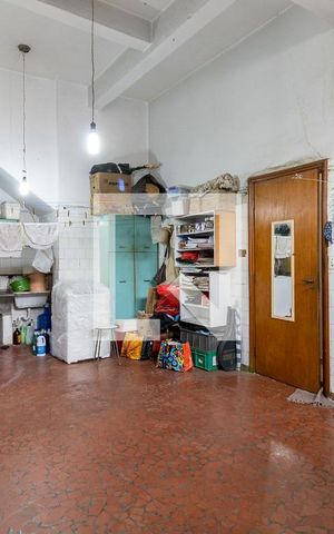 Casa à venda com 280m², 5 quartos e 2 vagas Casa à venda com 280m², 5 quartos e 2 vagasGaragem Casa 1