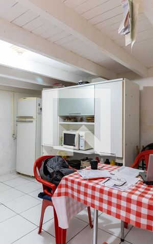 Casa à venda com 280m², 5 quartos e 2 vagas Casa à venda com 280m², 5 quartos e 2 vagasCozinha Casa 2