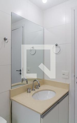 Studio para alugar com 46m², 1 quarto e 1 vaga Studio para alugar com 46m², 1 quarto e 1 vagaBanheiro