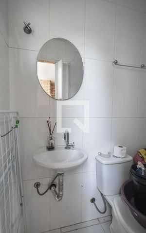 Casa à venda com 100m², 2 quartos e 1 vagaBanheiro de Serviços 