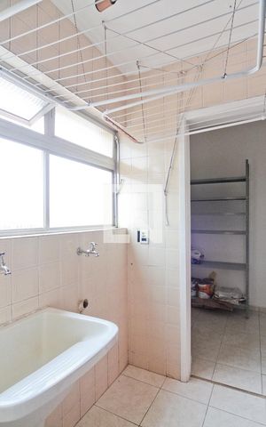 Apartamento à venda com 60m², 2 quartos e 1 vaga Apartamento à venda com 60m², 2 quartos e 1 vagaÁrea de Serviço