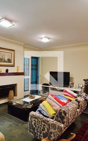 Casa à venda com 848m², 4 quartos e 4 vagas Casa à venda com 848m², 4 quartos e 4 vagasHall dos Quartos