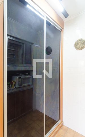 Casa à venda com 277m², 3 quartos e 3 vagas Casa à venda com 277m², 3 quartos e 3 vagasCozinha