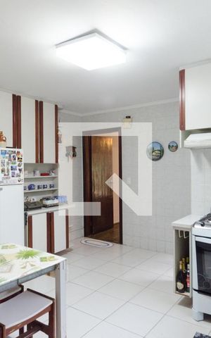 Casa à venda com 199m², 3 quartos e 2 vagas Casa à venda com 199m², 3 quartos e 2 vagasCozinha