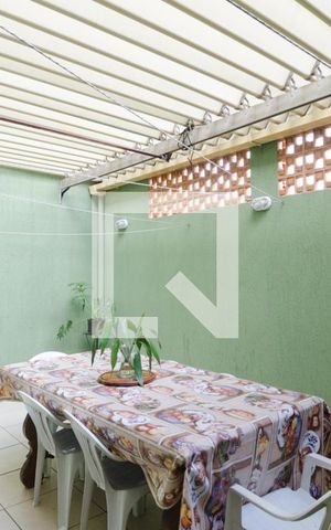 Casa à venda com 199m², 3 quartos e 2 vagas Casa à venda com 199m², 3 quartos e 2 vagasÁrea de serviço
