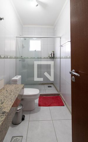 Casa à venda com 296m², 3 quartos e 2 vagasBanheiro