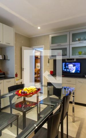Casa à venda com 350m², 6 quartos e 6 vagas Casa à venda com 350m², 6 quartos e 6 vagasCozinha