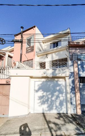Casa à venda com 297m², 2 quartos e 3 vagas Casa à venda com 297m², 2 quartos e 3 vagasFachada Traseira
