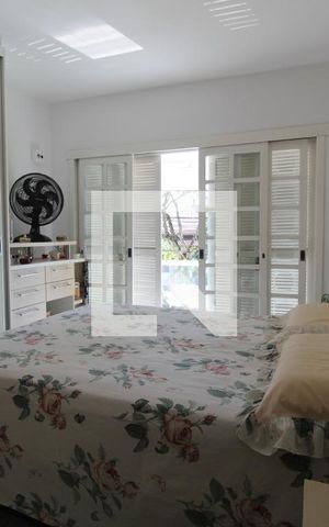 Casa à venda com 233m², 4 quartos e 2 vagasQuarto 1