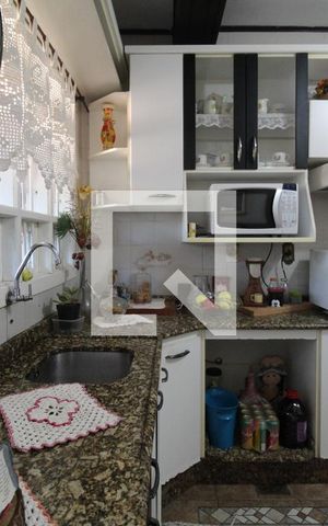 Casa à venda com 233m², 4 quartos e 2 vagasCozinha
