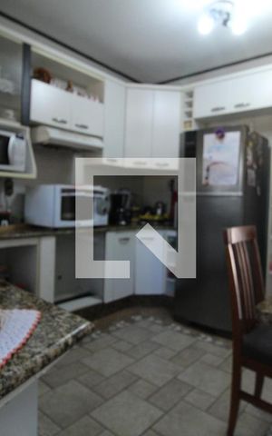 Casa à venda com 233m², 4 quartos e 2 vagasCozinha