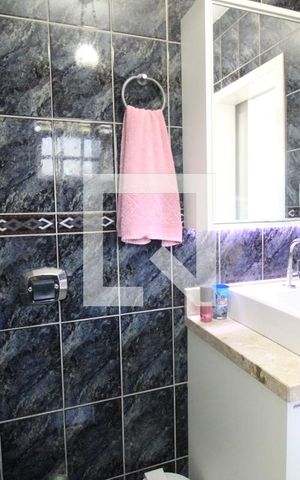 Casa à venda com 233m², 4 quartos e 2 vagasBanheiro 1