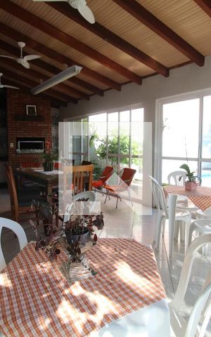 Casa à venda com 233m², 4 quartos e 2 vagasSalão de Festas