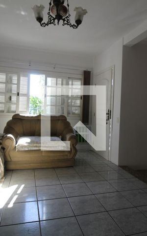 Casa à venda com 233m², 4 quartos e 2 vagasSala de Estar