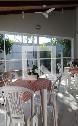 Casa à venda com 233m², 4 quartos e 2 vagasSalão de Festas