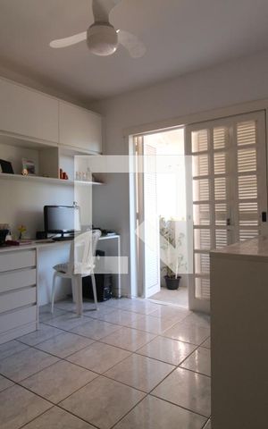 Casa à venda com 233m², 4 quartos e 2 vagasQuarto 2