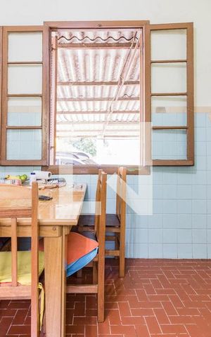 Casa à venda com 150m², 4 quartos e 2 vagas Casa à venda com 150m², 4 quartos e 2 vagasCozinha