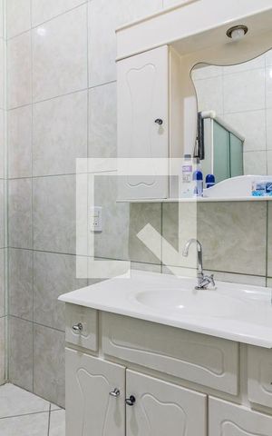 Casa à venda com 150m², 4 quartos e 2 vagas Casa à venda com 150m², 4 quartos e 2 vagasBanheiro