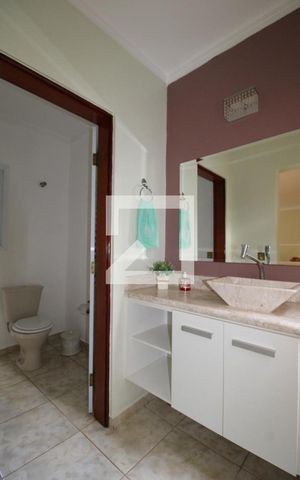 Casa para alugar com 425m², 4 quartos e 5 vagasLavabo