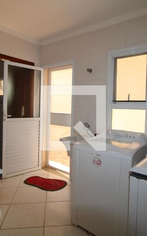 Casa para alugar com 425m², 4 quartos e 5 vagasÁrea de Serviço