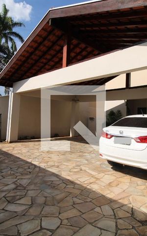 Casa para alugar com 425m², 4 quartos e 5 vagasGaragem