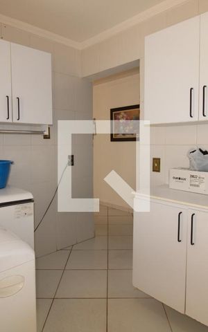 Casa para alugar com 425m², 4 quartos e 5 vagasÁrea de Serviço