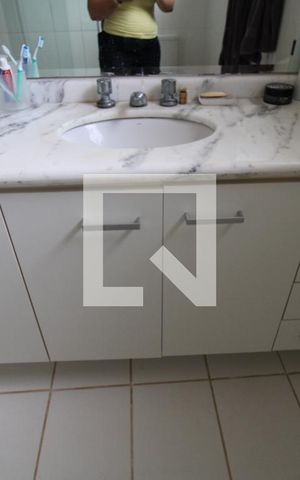 Casa para alugar com 425m², 4 quartos e 5 vagasBanheiro do Quarto 1 (suíte)