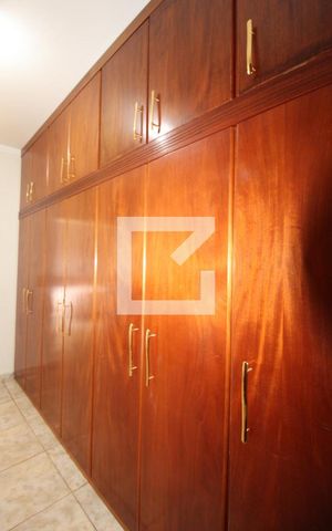 Casa para alugar com 425m², 4 quartos e 5 vagasCloset do Quarto 1 (suíte)
